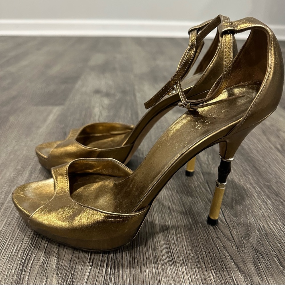 Gucci Metallic Gold Bamboo Accent Leather D'Orsay Pumps Size: 38 - Picture 7 of 16